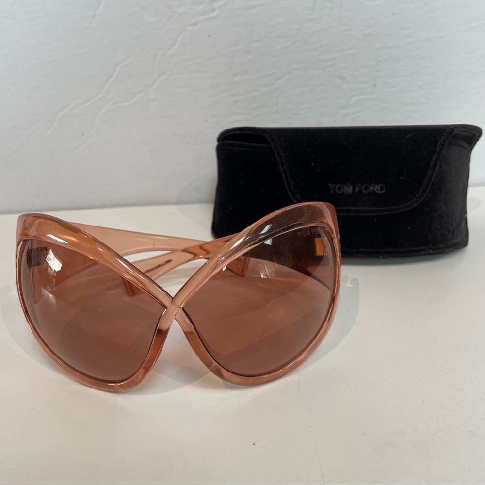 Tom Ford Cateye Large Frame Pink Peach Sunglasses with Case Rose Colored Glasses